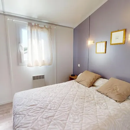 Auzance Mobil 80 Hotel 3*