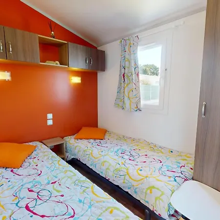 Hotel Auzance Mobil 80 3*